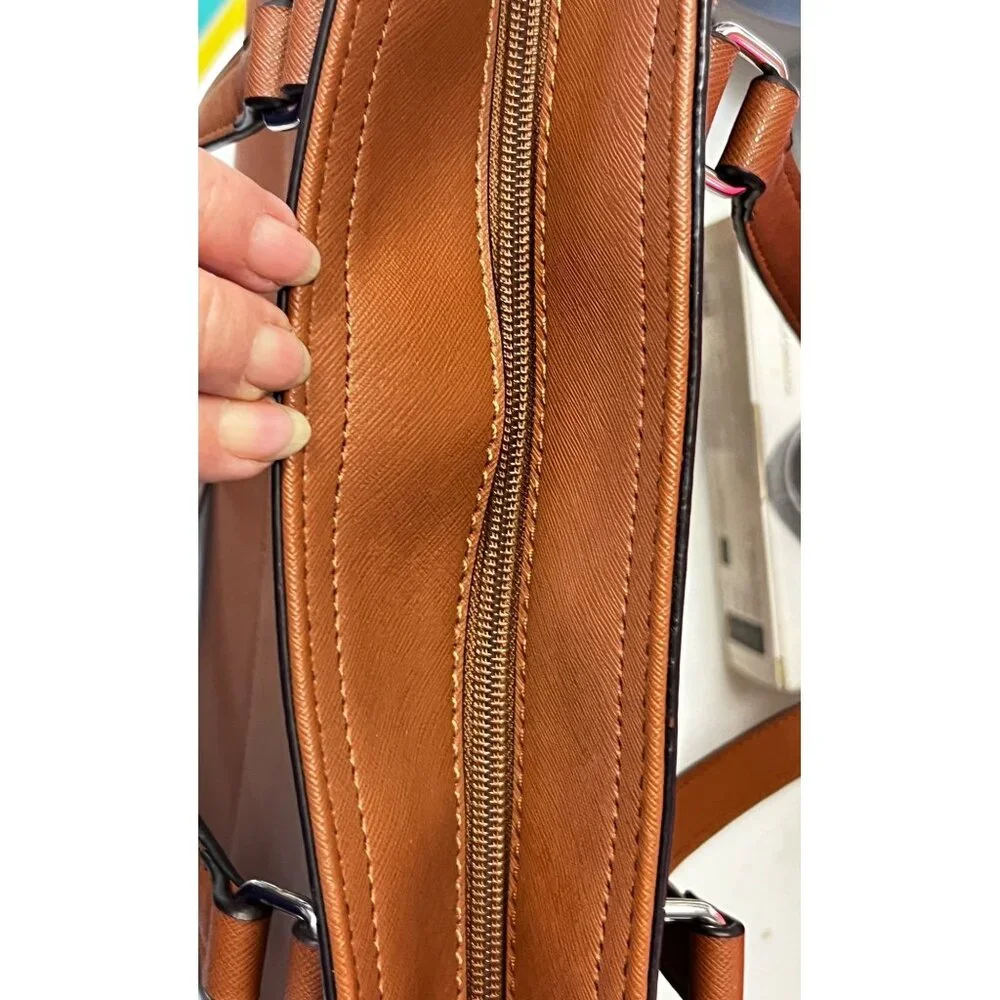 Guess L.A. Large Brown Tote Bag w Zipper & Inner Lining Pockets 11”x17” - Picture 6 of 9